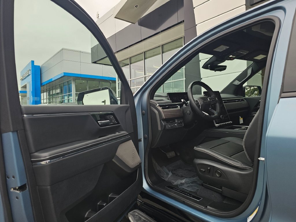 Used 2025 GMC Sierra EV Denali AWD/4WD image 21