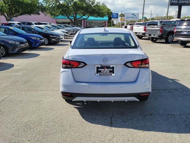 Used 2025 Nissan Versa SV w/ Trunk Package image 5