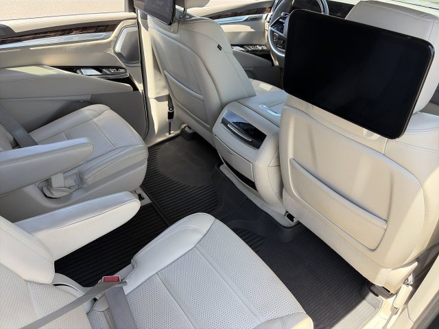 Used 2025 Cadillac Escalade ESV Sport Platinum AWD/4WD image 15