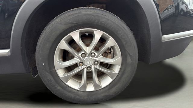 Used 2020 Hyundai Santa Fe SE image 11