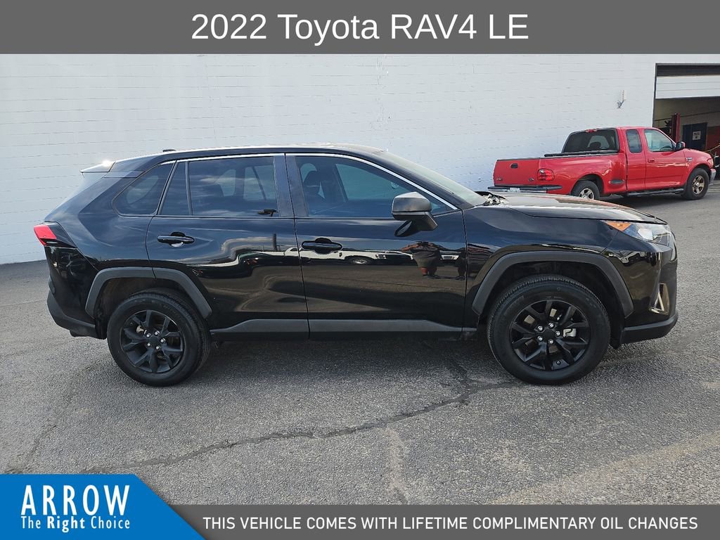Used 2022 Toyota RAV4 LE image 14