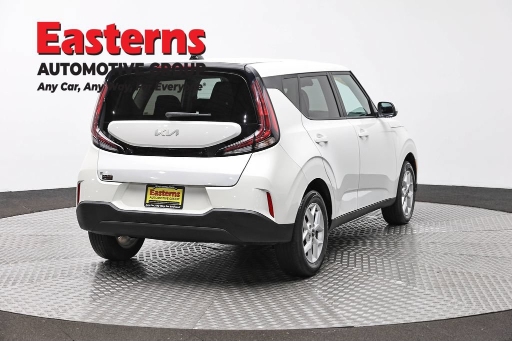 Used 2024 Kia Soul LX w/ Option Group 015 FWD image 5