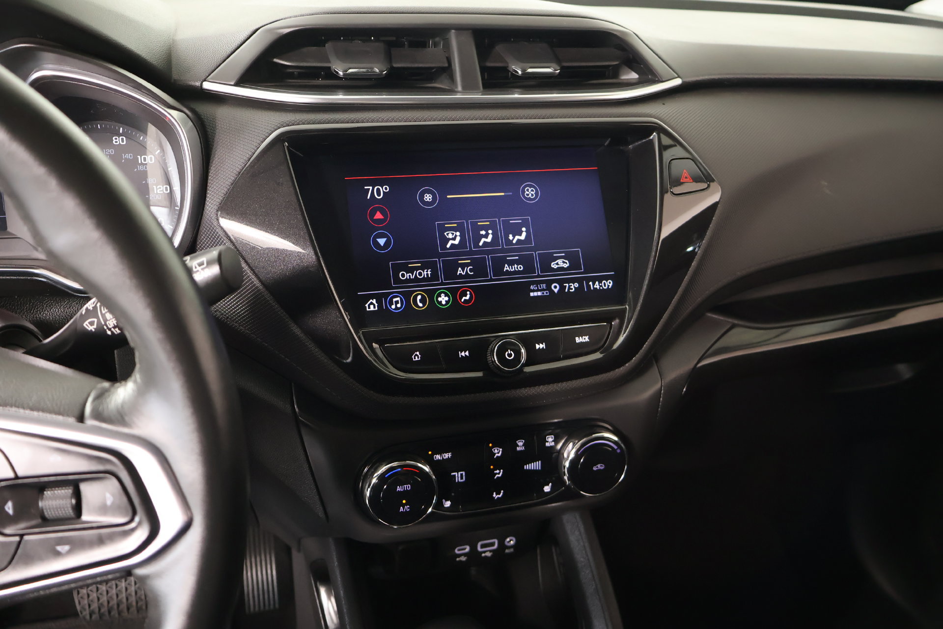 Used 2022 Chevrolet TrailBlazer LT w/ Premium Seating Package FWD image 5