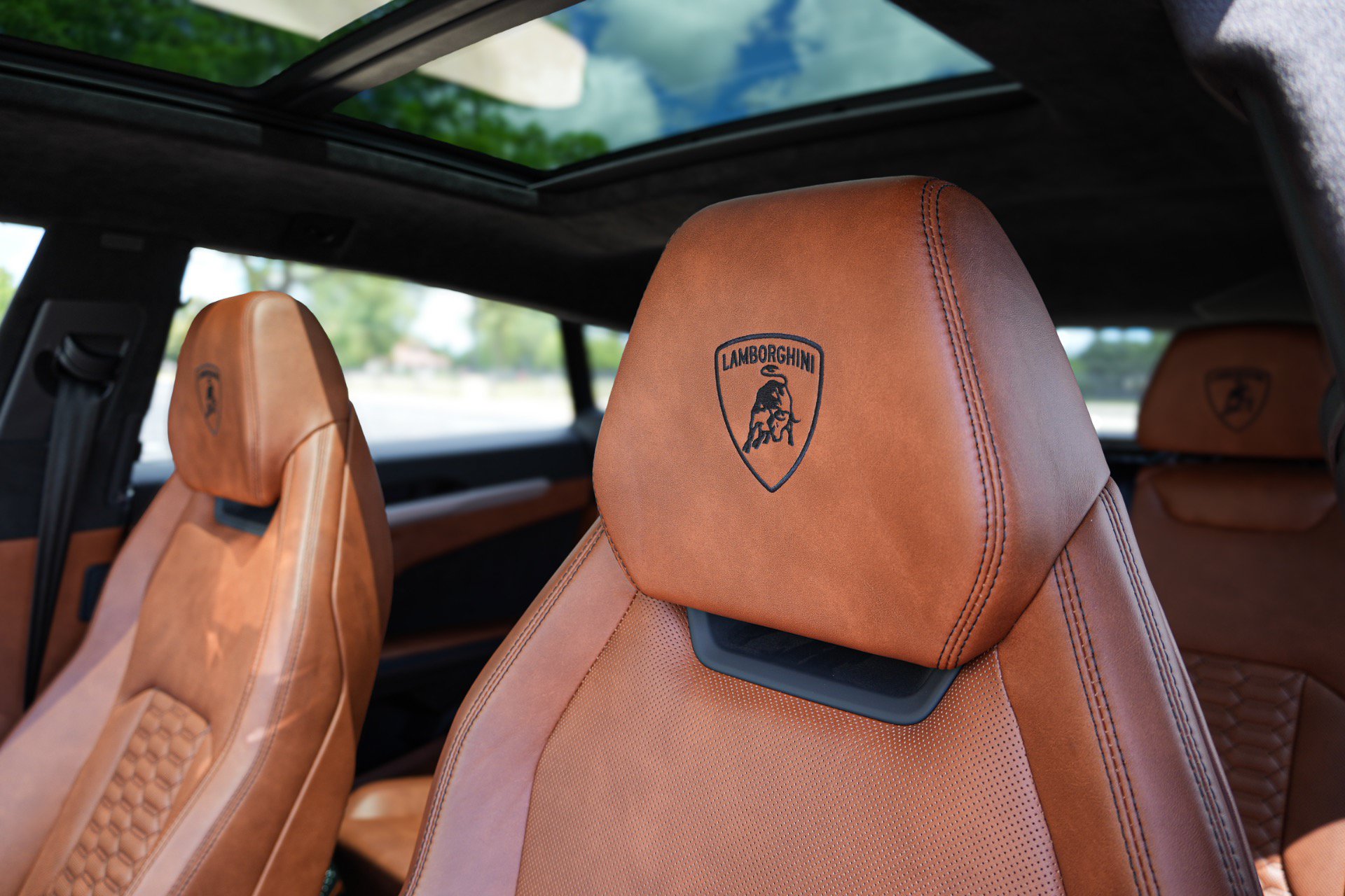 Used 2020 Lamborghini Urus AWD/4WD image 18