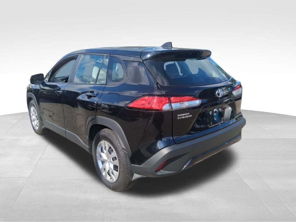 Used 2025 Toyota Corolla Cross L FWD image 8