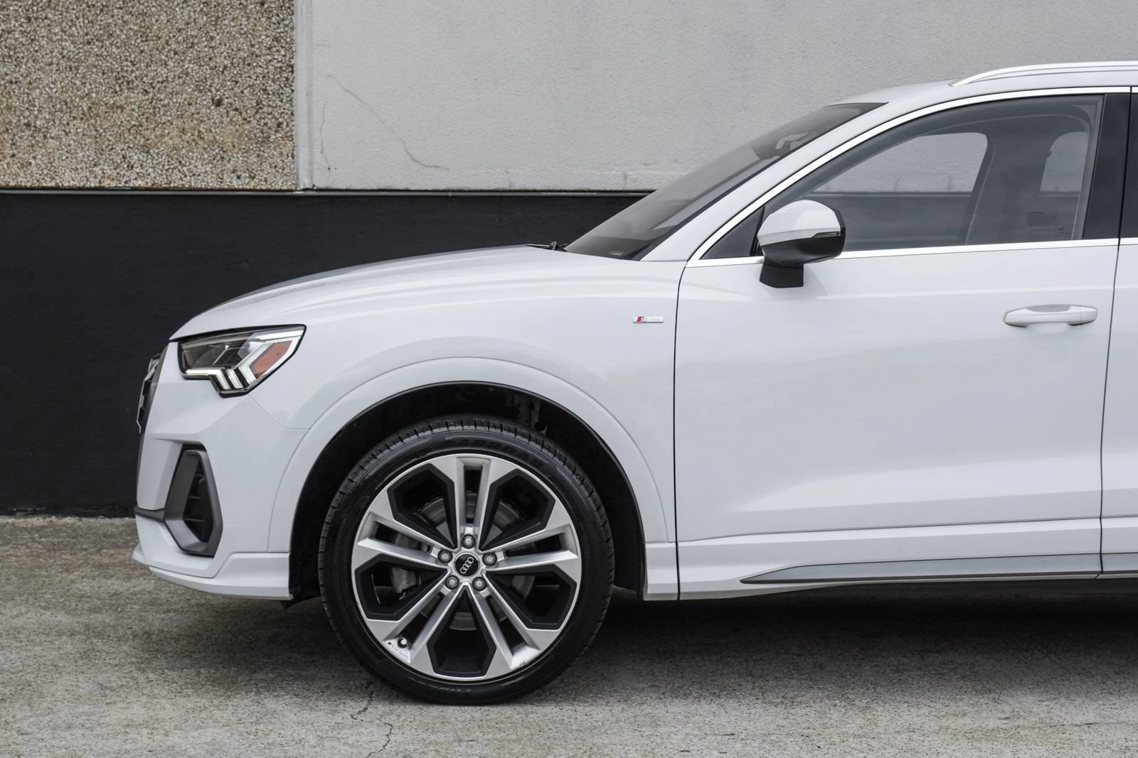 Used 2020 Audi Q3 2.0T Premium Plus w/ Premium Plus Package AWD/4WD image 15