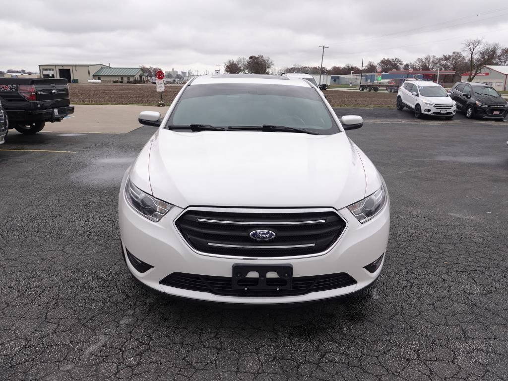 Used 2017 Ford Taurus SEL w/ Equipment Group 201A image 4