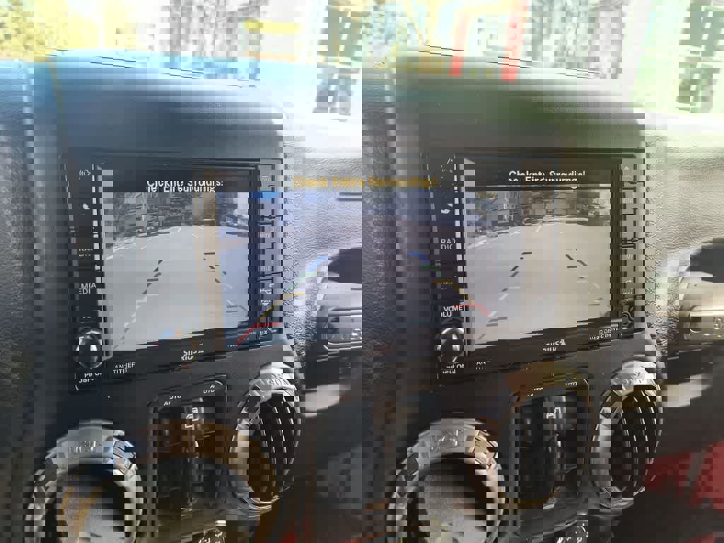 Used 2018 Jeep Wrangler Unlimited Sahara w/ Max Tow Package image 17