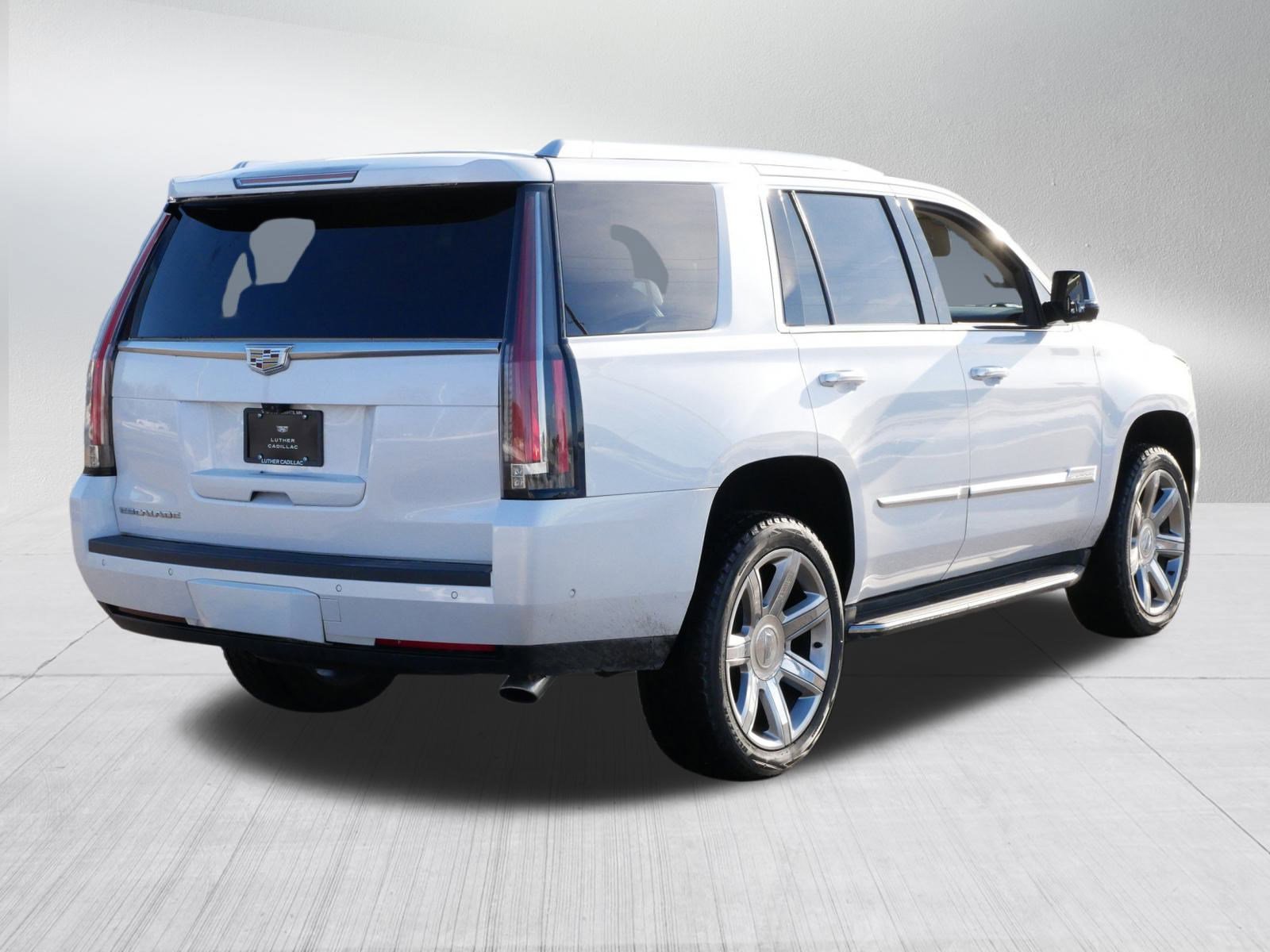 Used 2017 Cadillac Escalade Luxury image 7
