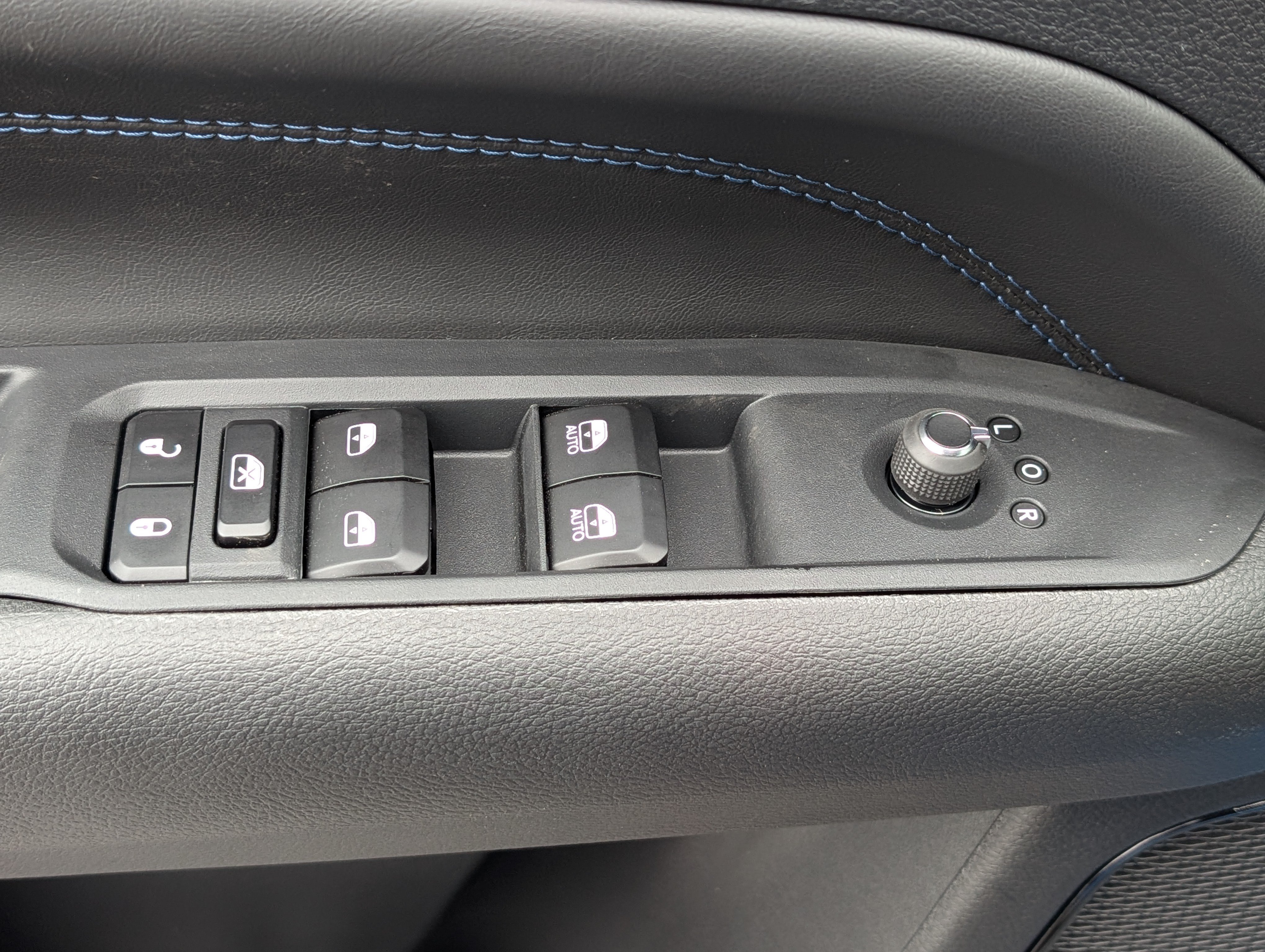 New 2026 Jeep Compass Limited AWD/4WD image 17