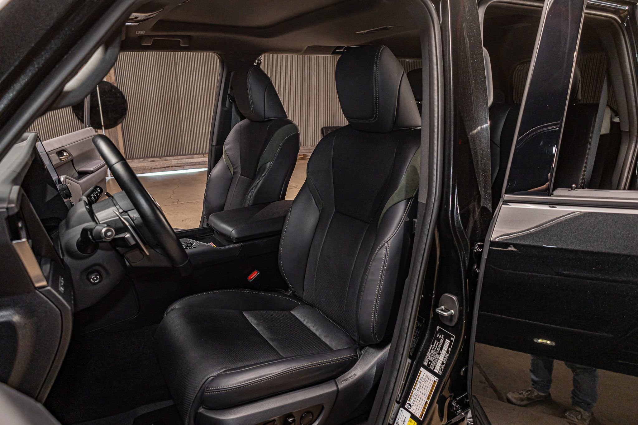 Used 2025 Lexus GX 550 AWD/4WD image 21