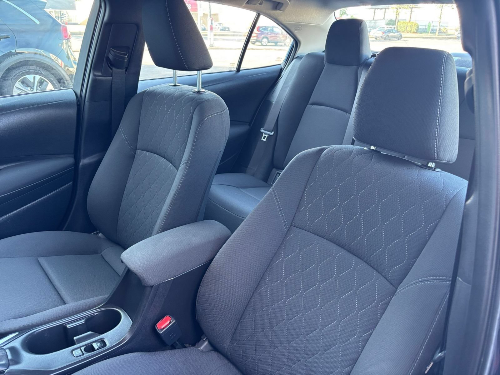 Used 2025 Toyota Corolla LE FWD image 30