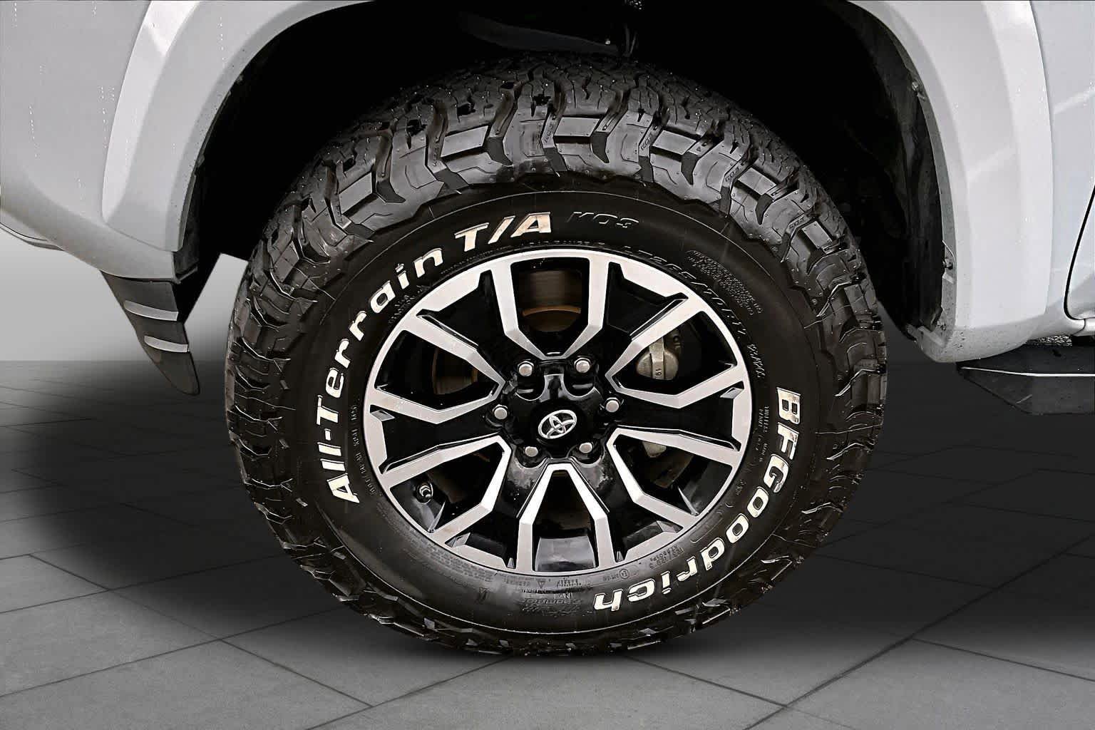 Certified 2021 Toyota Tacoma TRD Sport w/ Technology Package AWD/4WD image 10