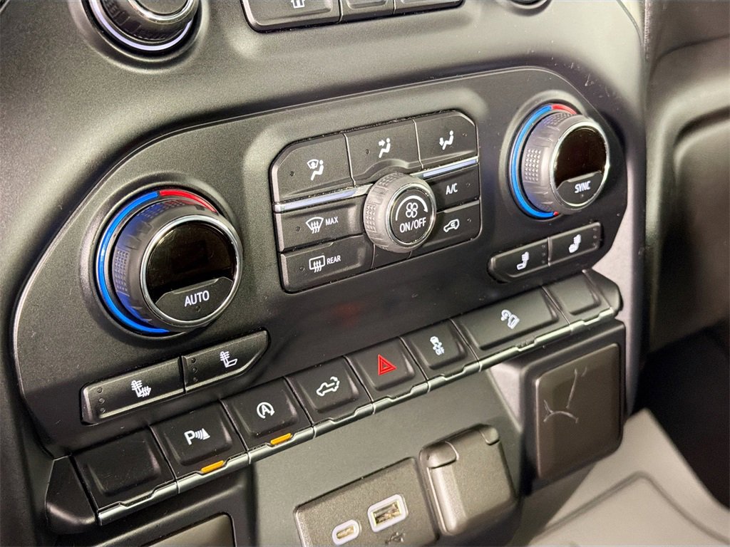 Used 2021 Chevrolet Silverado 1500 RST image 15