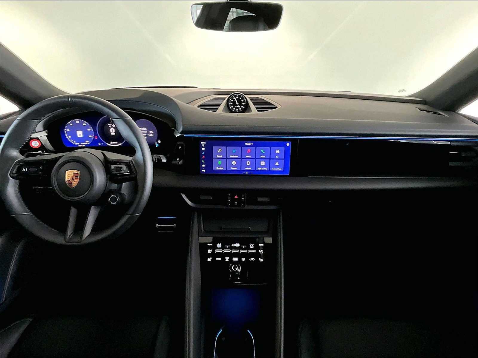 Used 2025 Porsche Macan 4S Electric image 17