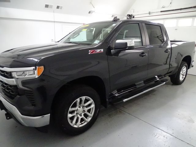 Certified 2022 Chevrolet Silverado 1500 LT w/ Z71 Off-Road Package AWD/4WD image 17