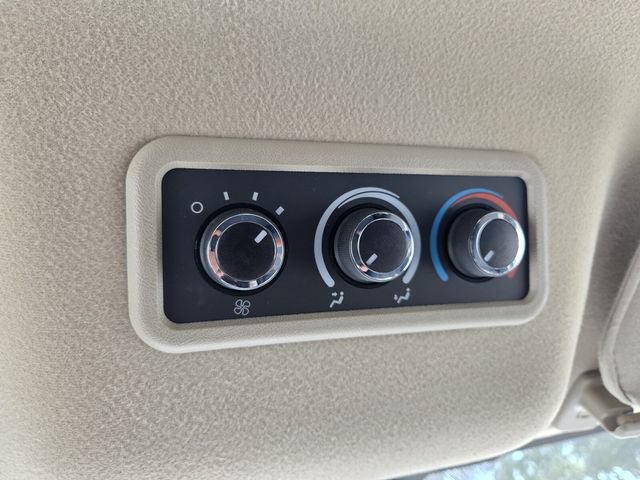 Used 2025 Chevrolet Express 3500 LT w/ LT Preferred Equipment Group RWD image 28