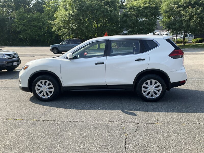Used 2017 Nissan Rogue S AWD/4WD image 8