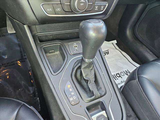 Used 2019 Jeep Cherokee Latitude Plus image 14