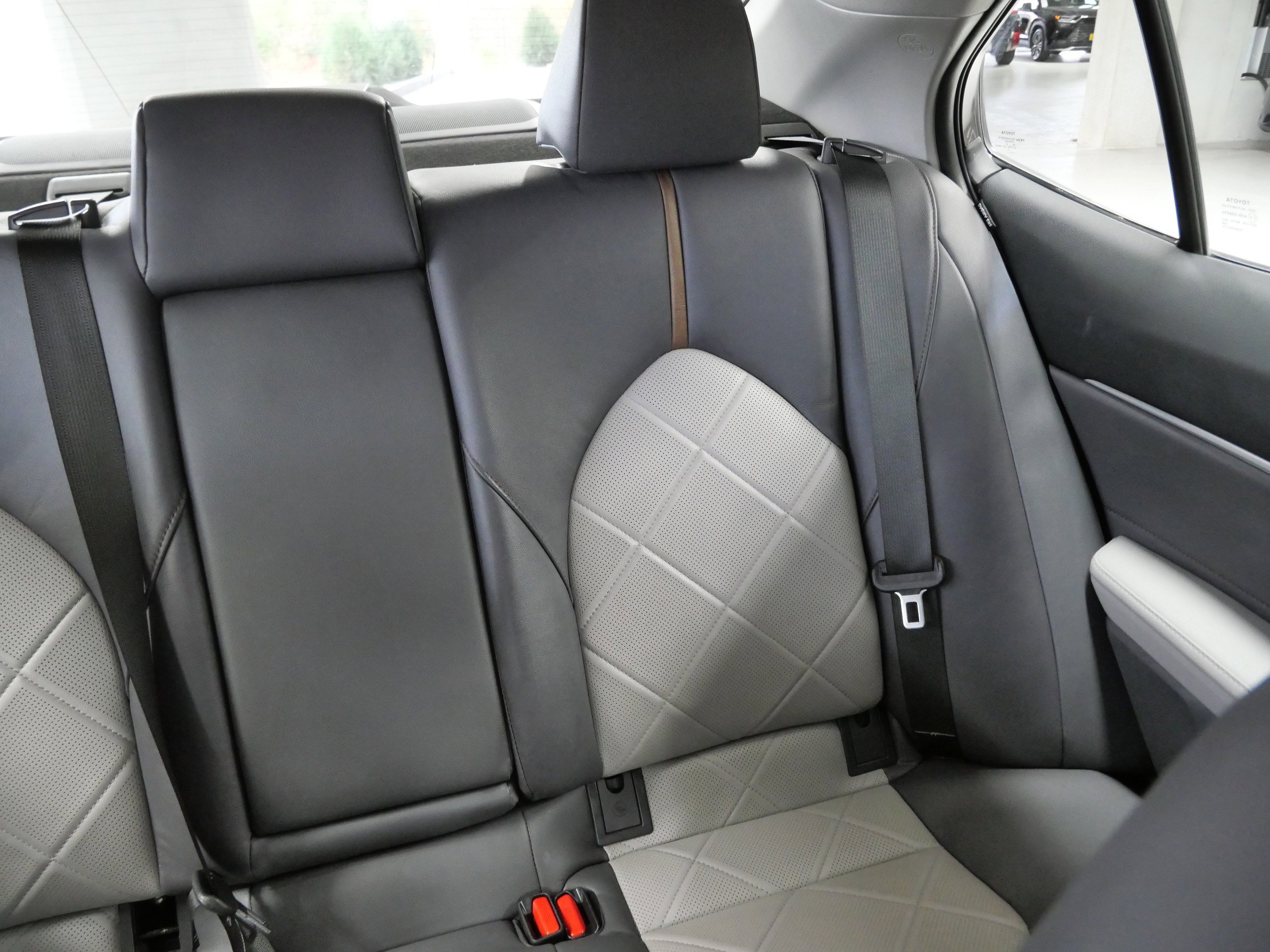 Certified 2018 Toyota Camry XLE image 15