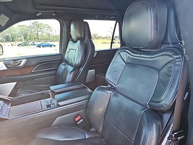 Used 2022 Lincoln Navigator Reserve image 27