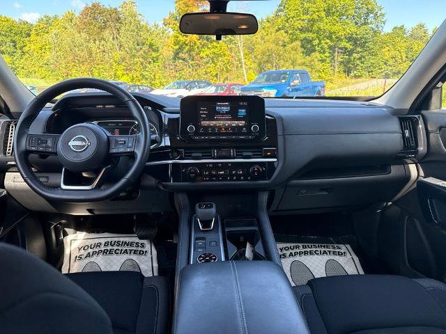 Certified 2025 Nissan Pathfinder SV AWD/4WD image 26
