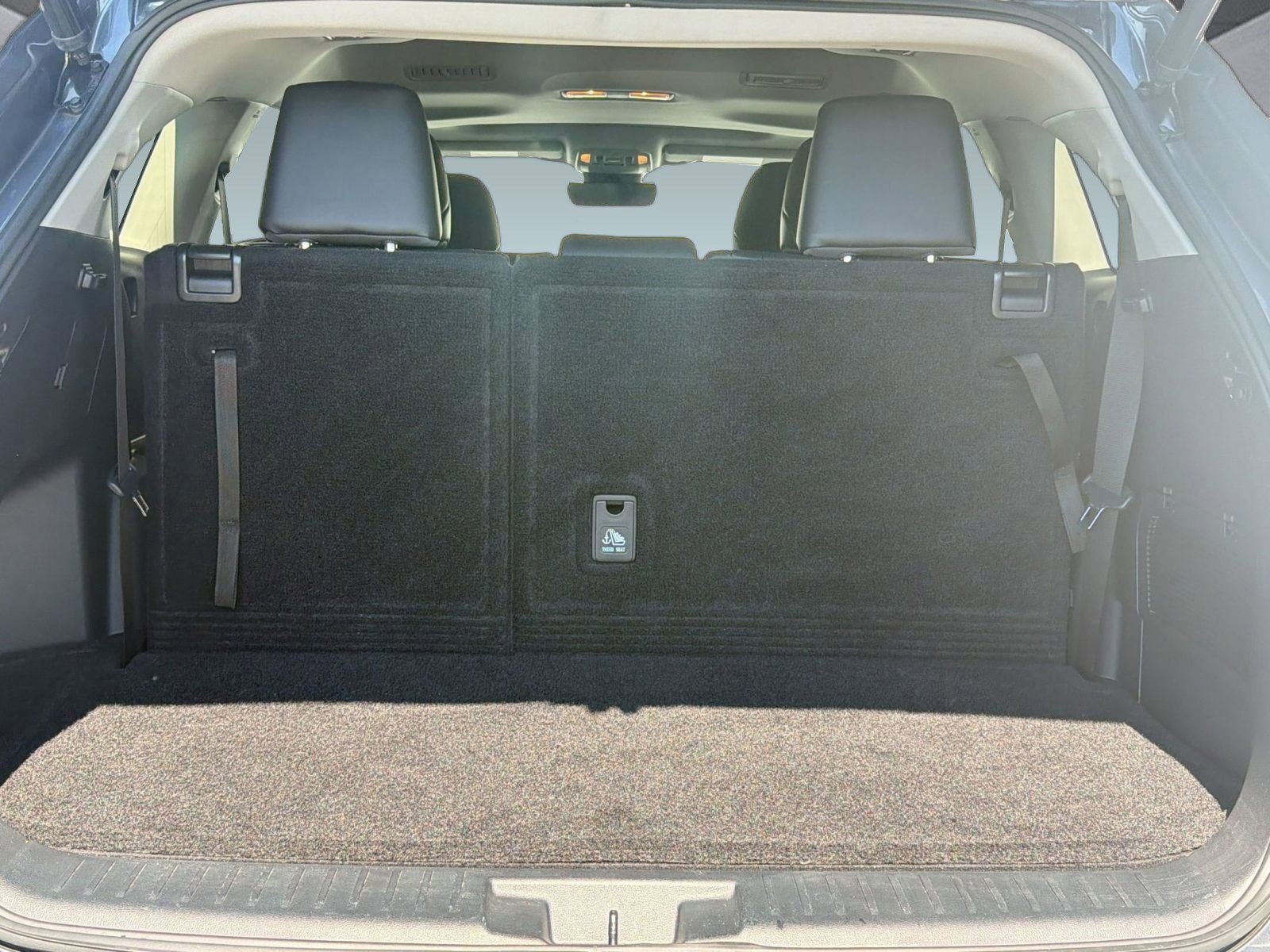 Used 2023 Toyota Highlander XLE image 28