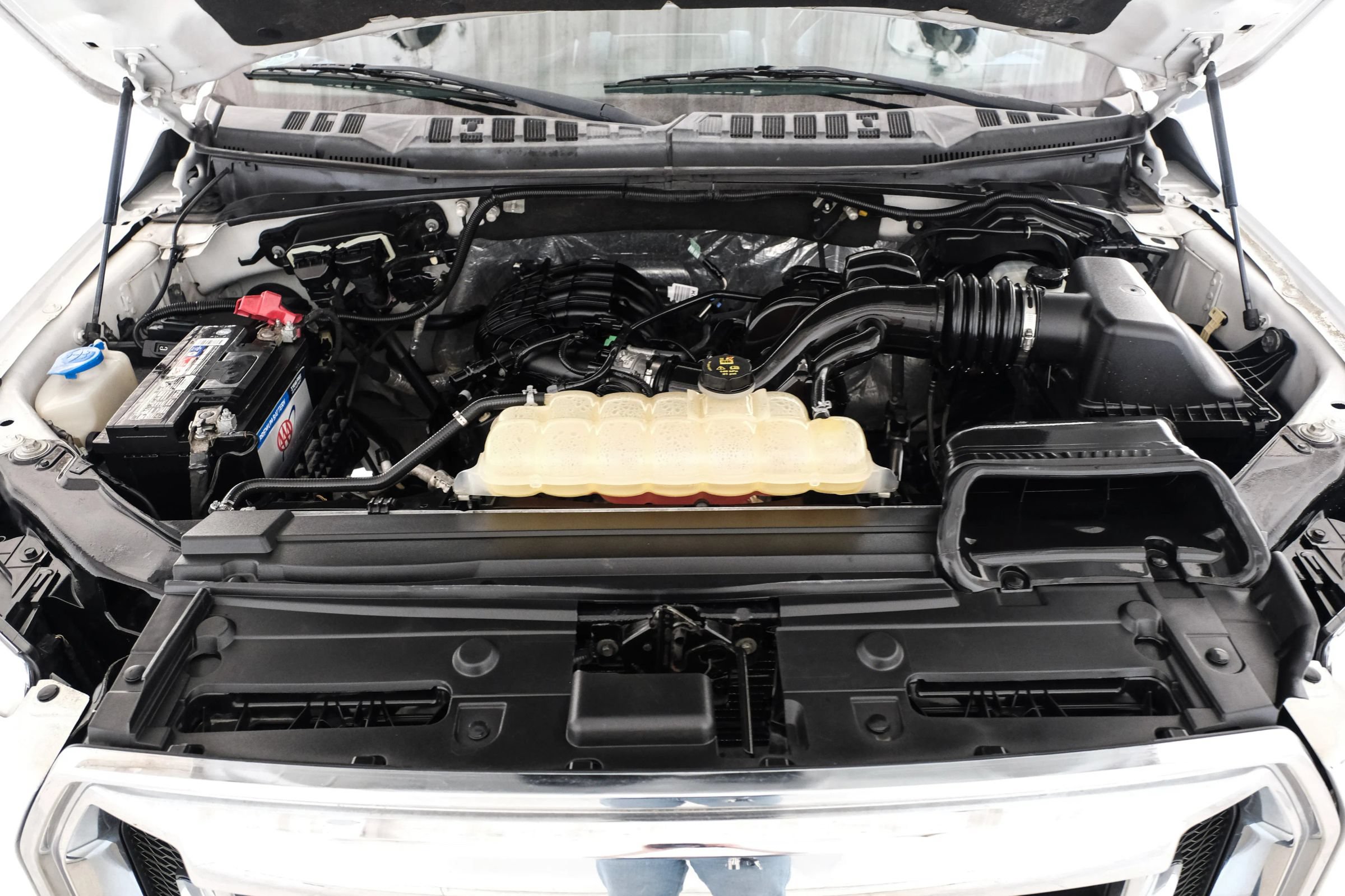 Used 2015 Ford F150 XLT AWD/4WD image 40