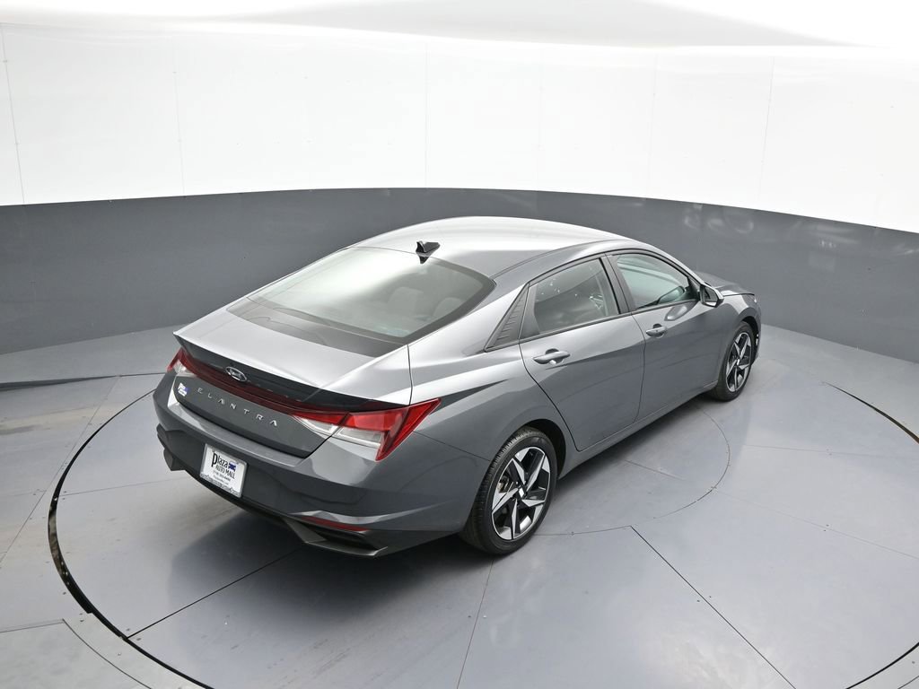 Certified 2023 Hyundai Elantra SEL w/ Convenience Package image 37