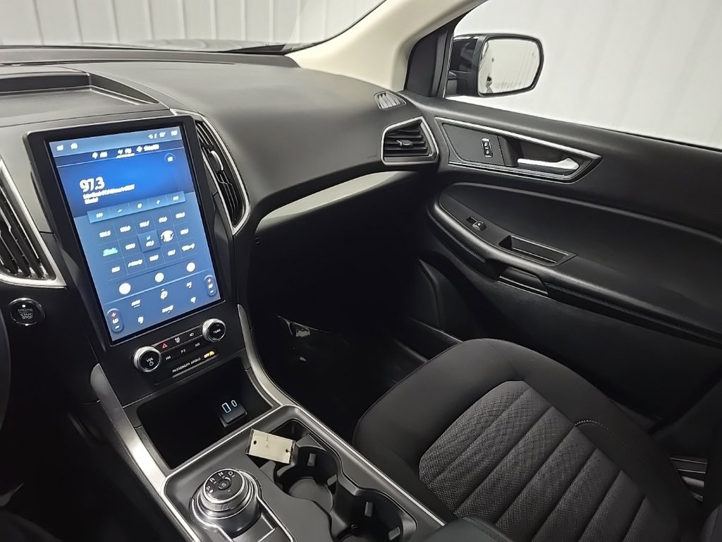 Certified 2022 Ford Edge SE w/ Black Appearance Package AWD/4WD image 33