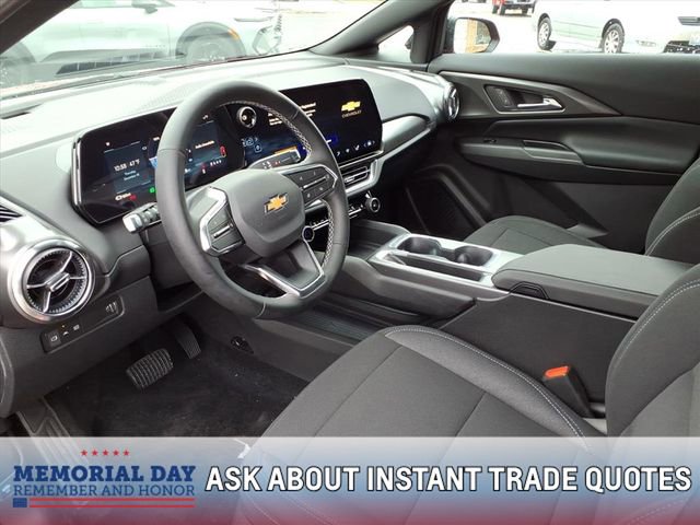 New 2026 Chevrolet Equinox EV LT w/ Comfort Package FWD image 3