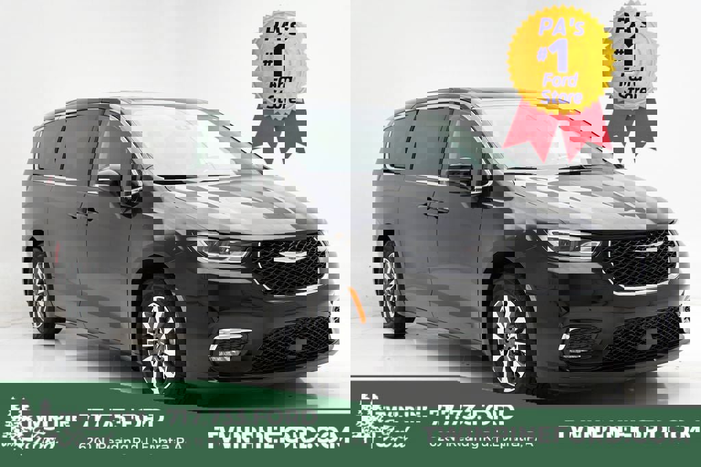 Used 2024 Chrysler Pacifica Select