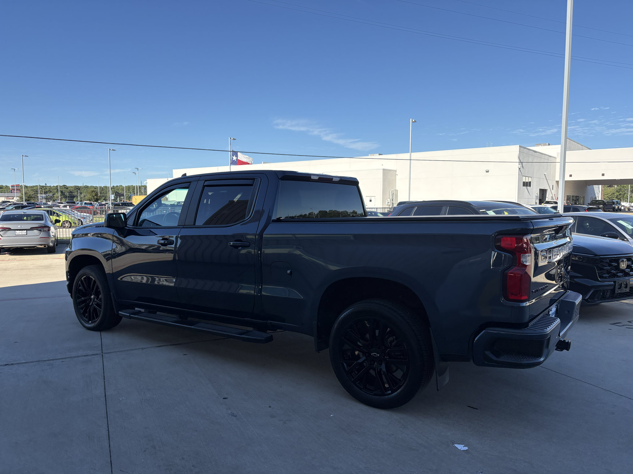 Used 2021 Chevrolet Silverado 1500 RST w/ Bed Protection Package AWD/4WD image 6