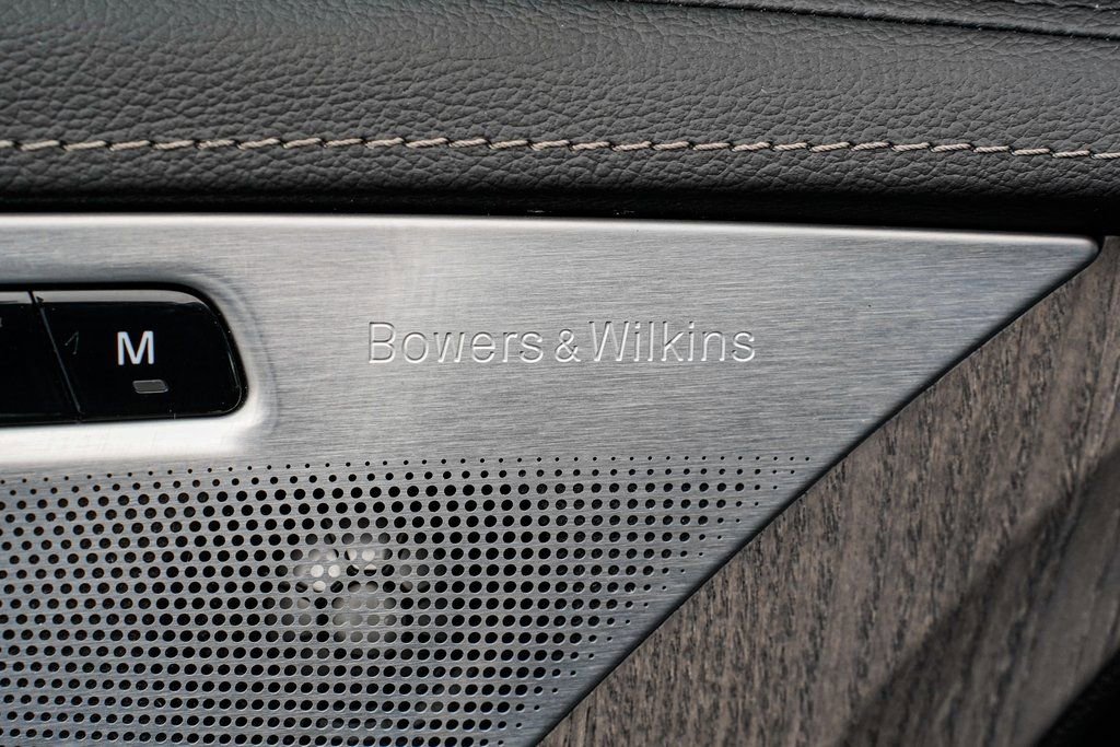 Used 2024 Volvo XC90 T8 Ultimate w/ Lounge Package image 10