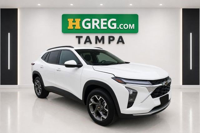 Used 2026 Chevrolet Trax LT FWD image 4