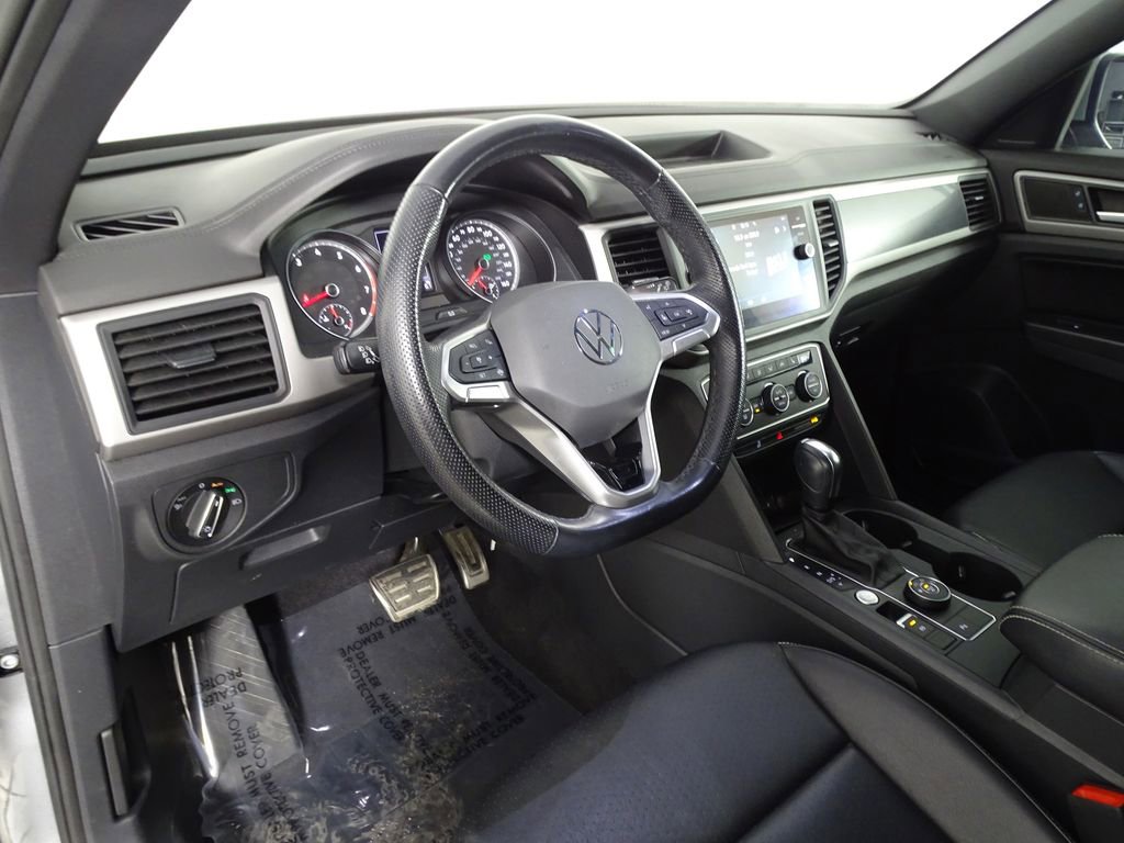 Used 2020 Volkswagen Atlas Cross Sport SE w/ Towing Package image 20