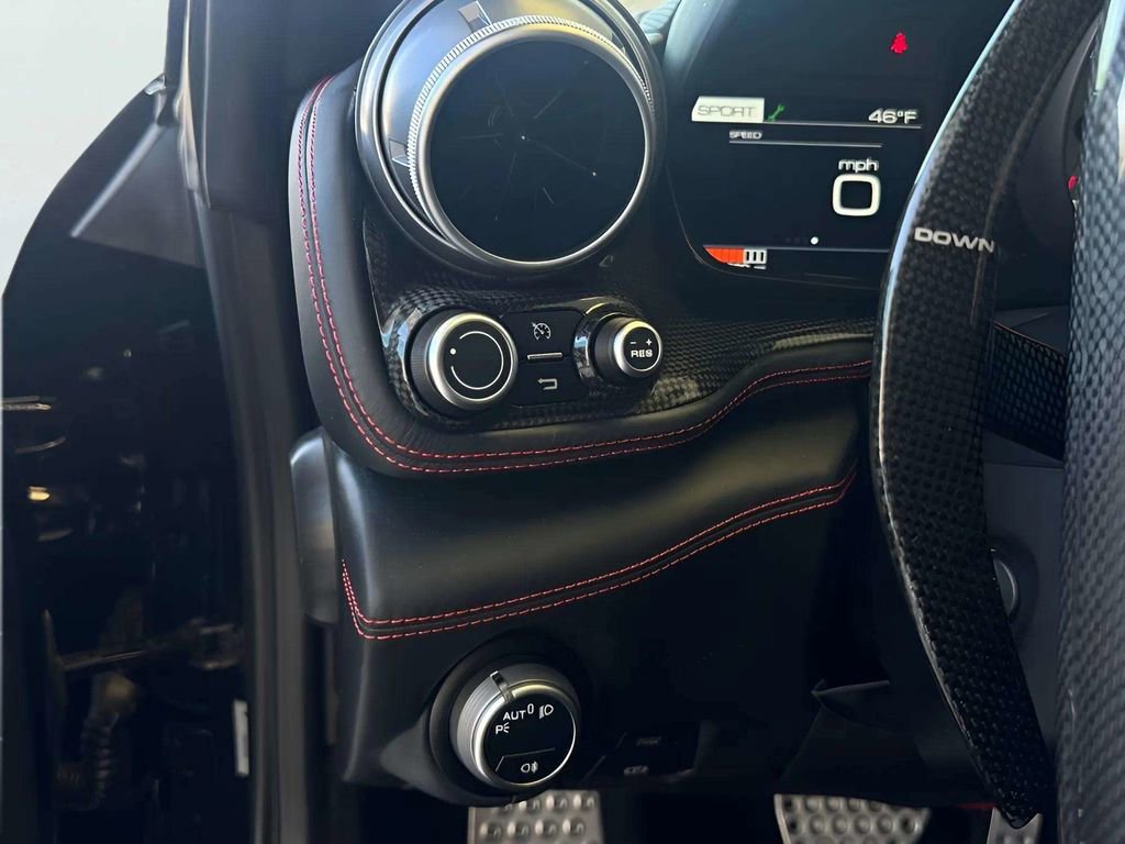 Used 2018 Ferrari GTC4Lusso T image 19