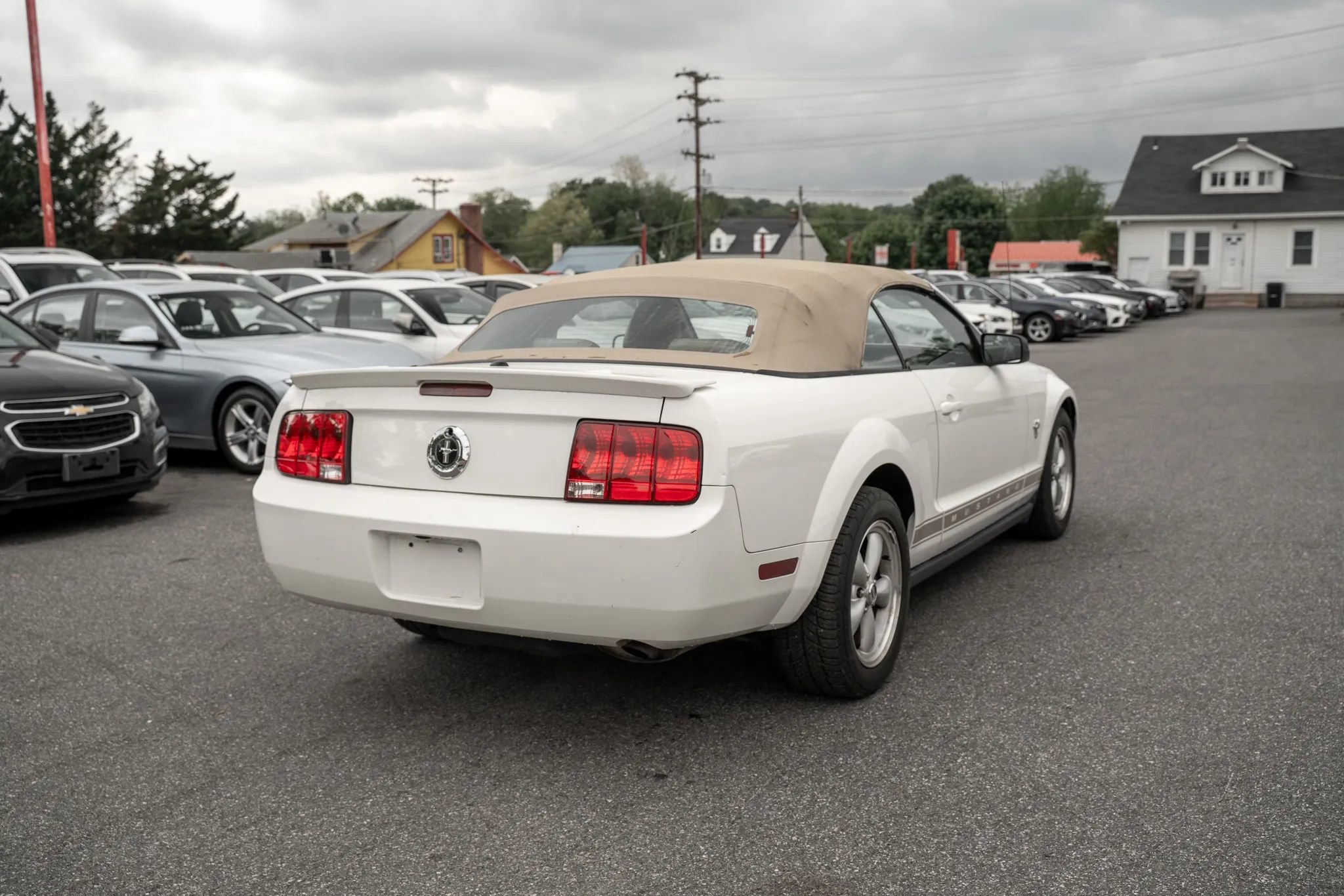 Used 2009 Ford Mustang Convertible RWD image 7