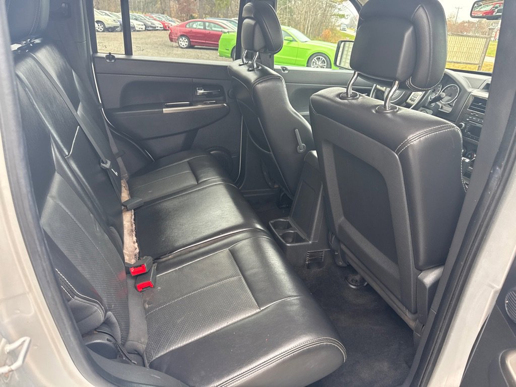 Used 2012 Jeep Liberty Limited Jet image 19