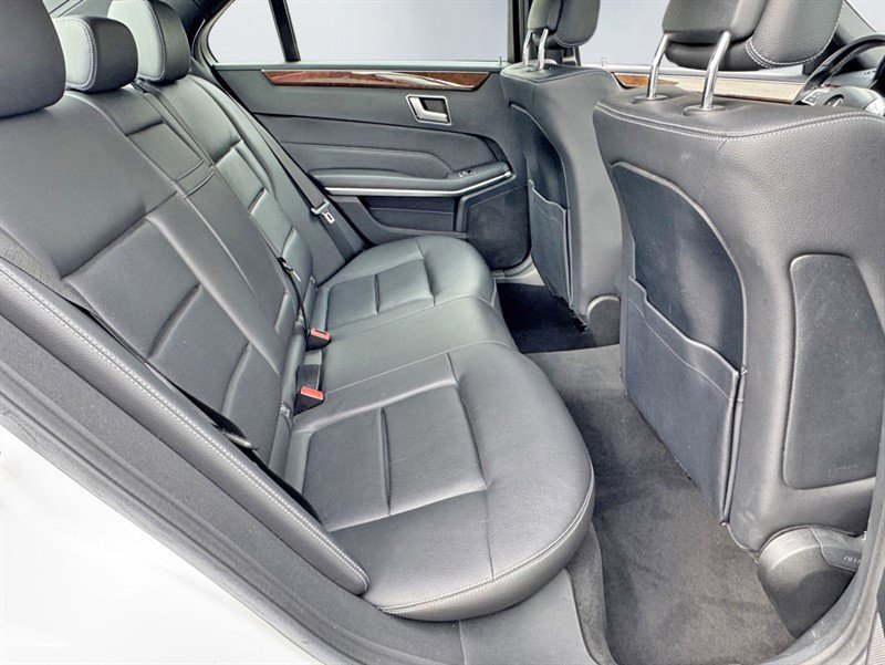 Used 2014 Mercedes-Benz E 350 4MATIC Sedan image 20