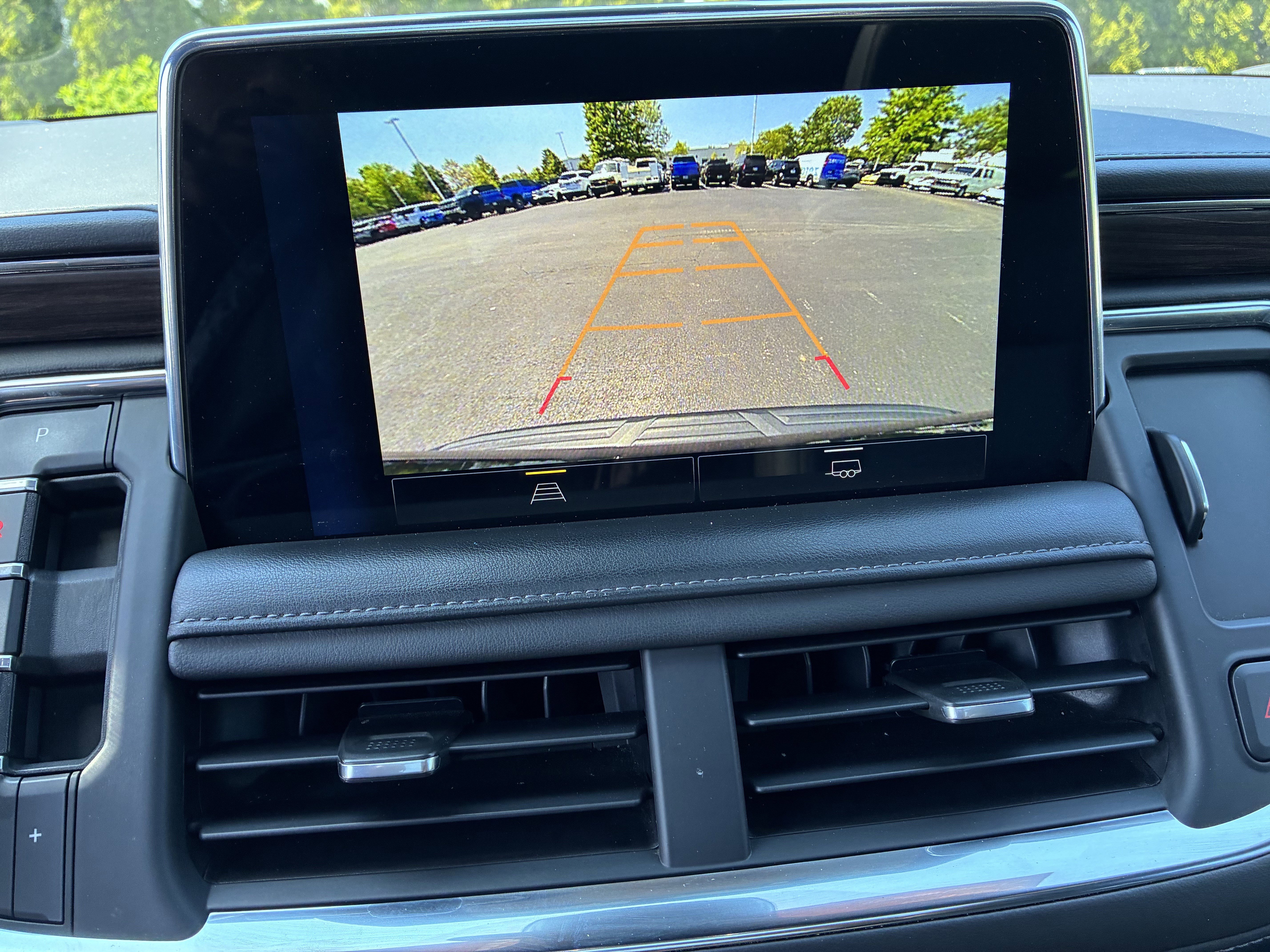 Used 2023 Chevrolet Suburban LT RWD image 35