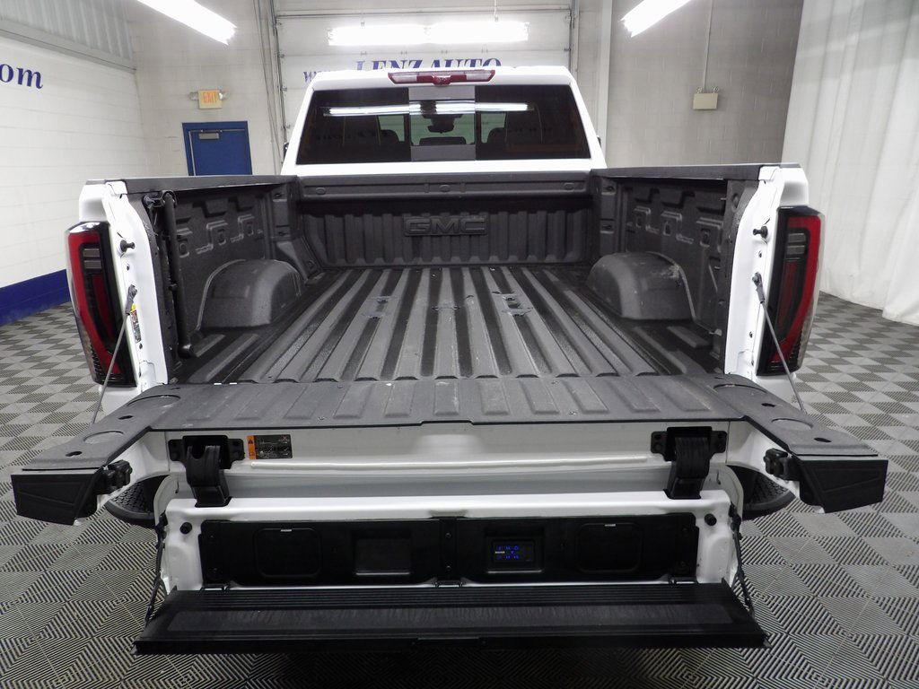 Used 2025 GMC Sierra 2500 AT4X image 44
