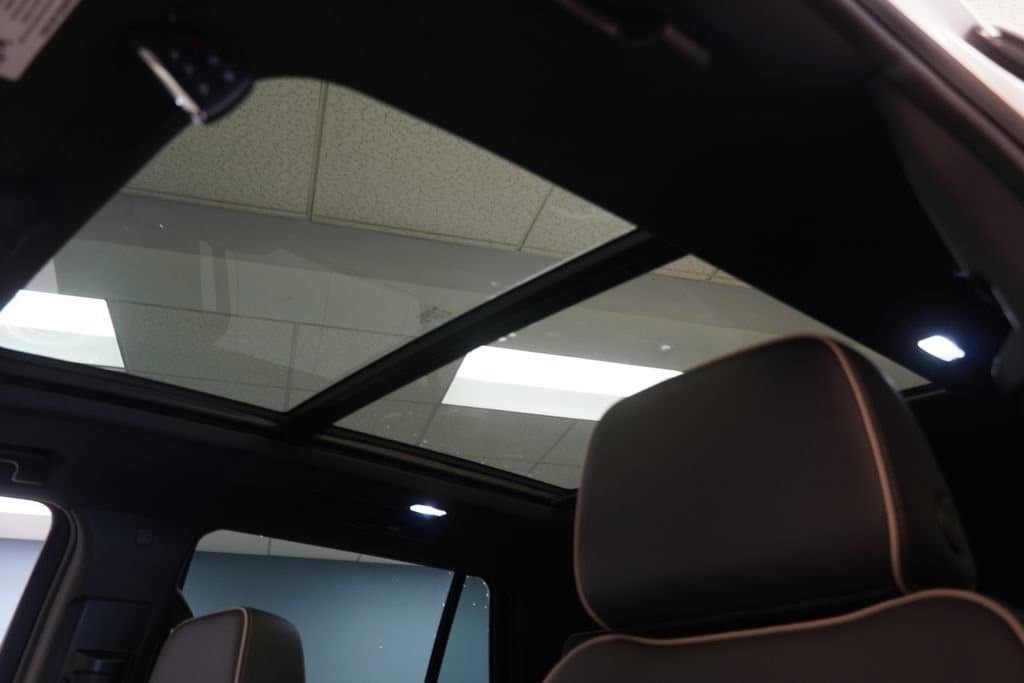 New 2025 Chevrolet Tahoe Premier w/ Sun And Tow Package AWD/4WD image 4