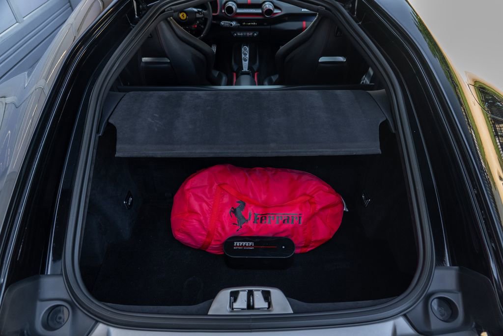 Used 2018 Ferrari 812 Superfast RWD image 25