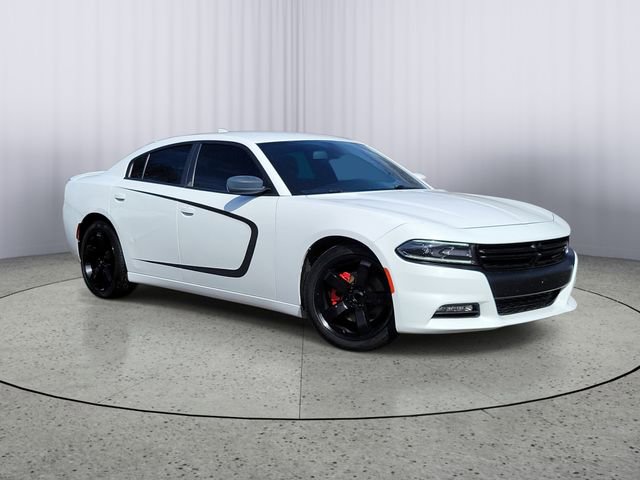 Used 2018 Dodge Charger R/T RWD image 1