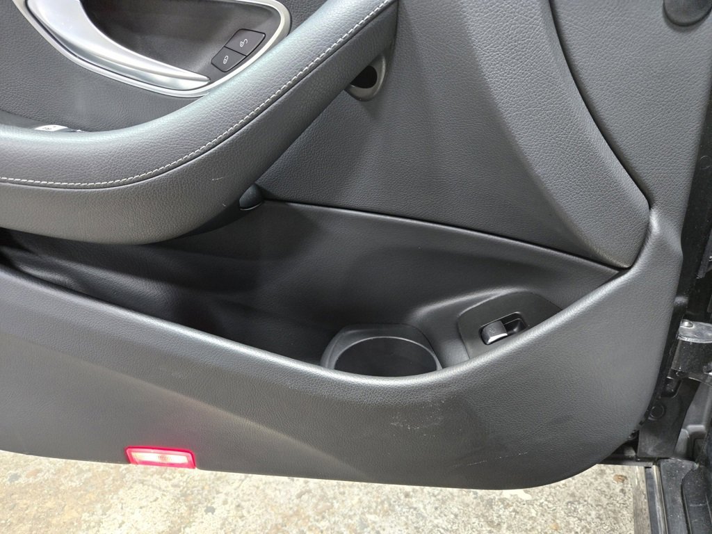 Used 2022 Mercedes-Benz E 350 4MATIC Sedan image 9