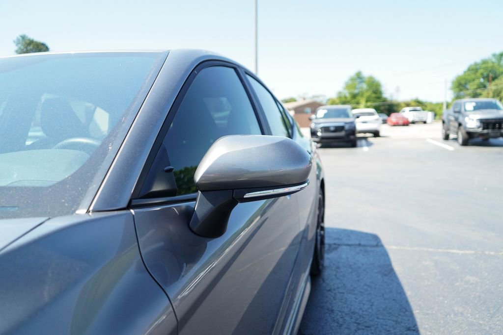 Used 2025 Toyota Camry SE w/ Convenience Package FWD image 22