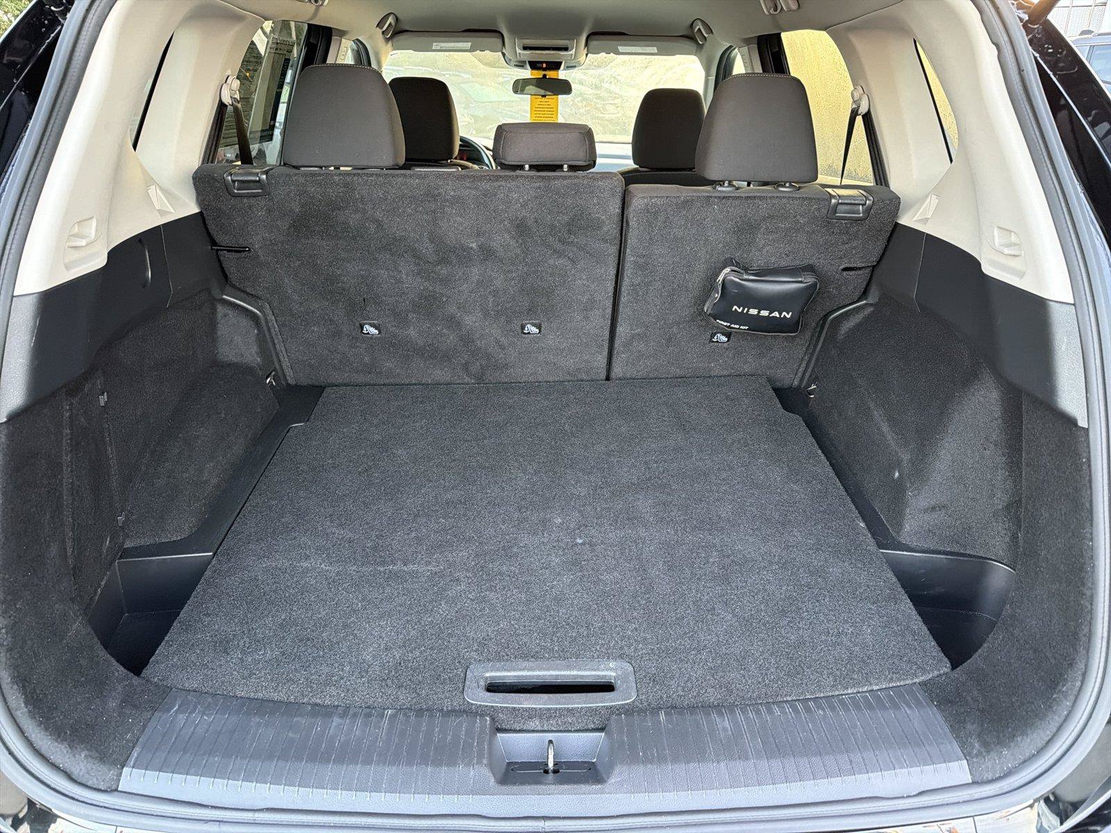 Used 2024 Nissan Rogue S AWD/4WD image 17