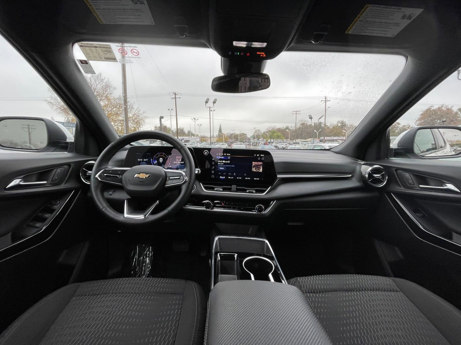 Used 2025 Chevrolet Equinox LT image 32