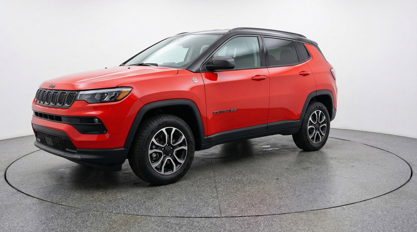 Used 2025 Jeep Compass Trailhawk image 3